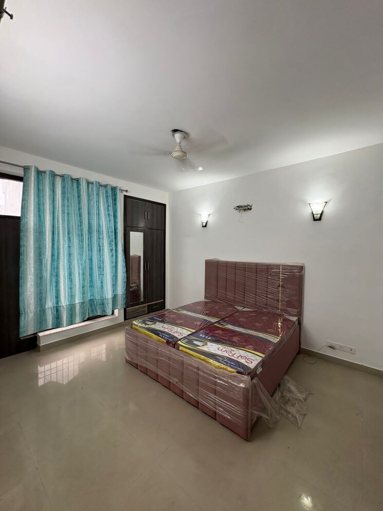 Bedroom, sushant-lok-2 4 Bedroom 310 Sq.Yd. Builder Floor In Sector 57 Gurgaon 8791575