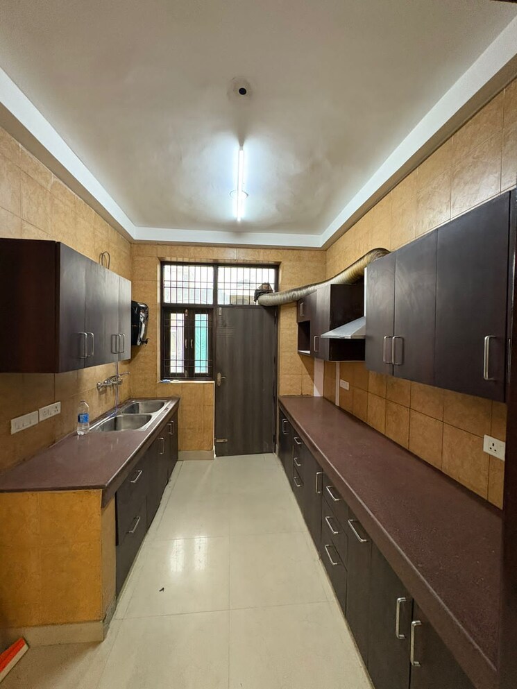 Kitchen, sushant-lok-2 4 Bedroom 310 Sq.Yd. Builder Floor In Sector 57 Gurgaon 8791575