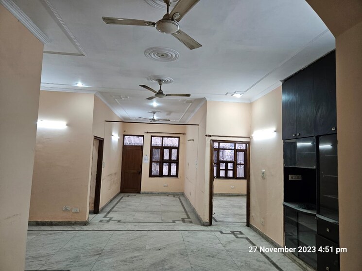 Room, sector 28 4 Bedroom 360 Sq.Yd. Independent House In Sector 28 Faridabad 8791608