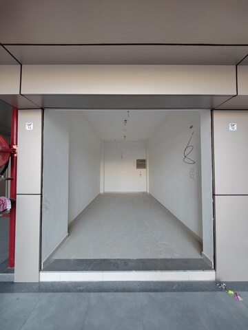  Shop For Rent in Akota
