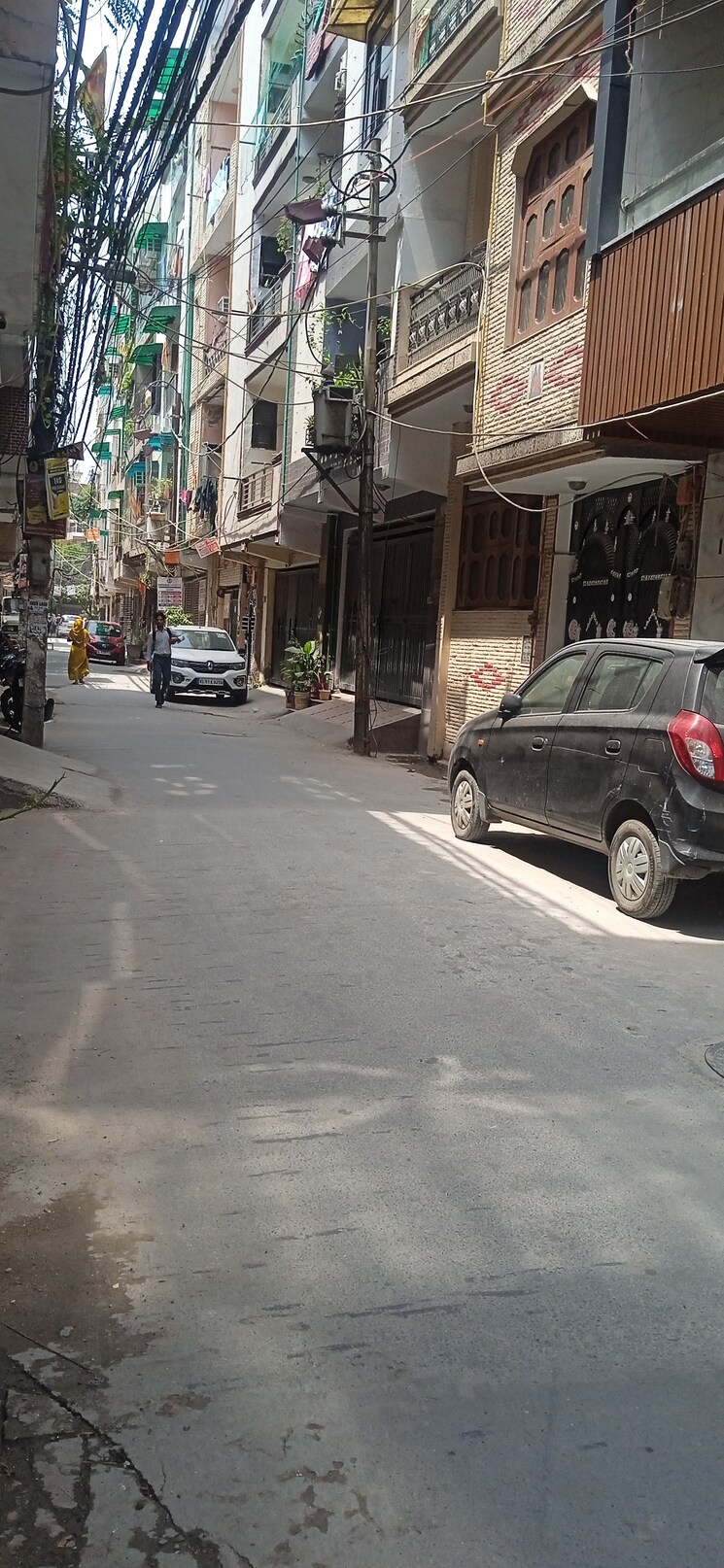  Parking, igi airport area 3 Bedroom 1000 Sq.Ft. Builder Floor In Igi Airport Area Delhi 8791635