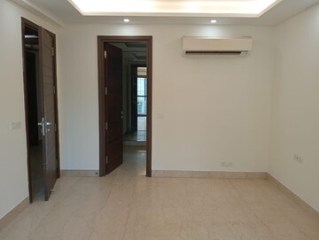 Room in 4 BHK Apartment at Greater Kailash ii – for Rent