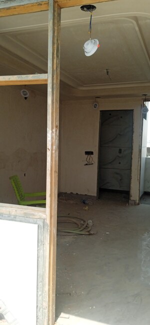 Room in 2 BHK Builder Floor at Igi Airport Area – for Sale