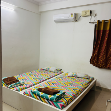 Bedroom in 2 BHK Builder Floor at Madhapur – for Rent