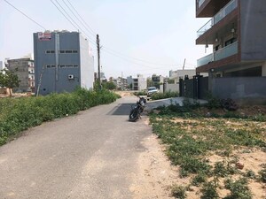  Plot For Sale in Dhavalgiri Apartment Sector 11, Sector 11