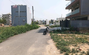 Plot For Sale in Dhavalgiri Apartment Sector 11, Sector 11