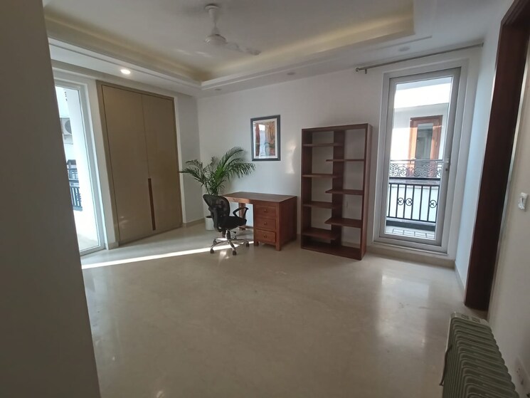 Room, green park extension 4 Bedroom 2700 Sq.Ft. Apartment In Green Park Extension Delhi 8791668