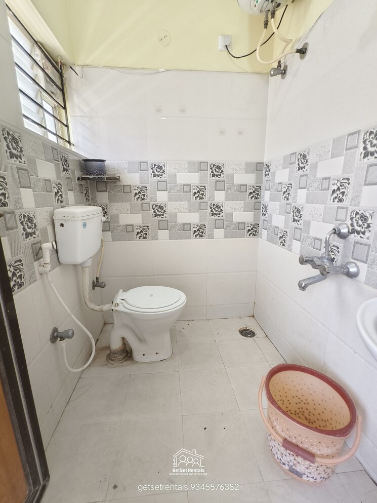Bathroom, iti layout 1 Bedroom 650 Sq.Ft. Builder Floor In Iti Layout Bangalore 8791675