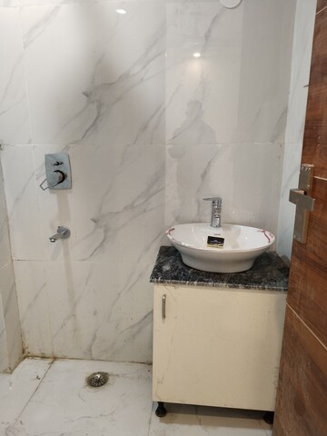 Bathroom in 3 BHK Apartment at Khirki Extension – for Rent