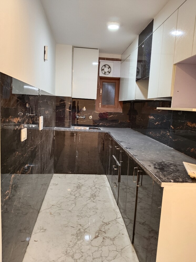 Kitchen, khirki extension 3 Bedroom 1200 Sq.Ft. Apartment In Khirki Extension Delhi 8791678