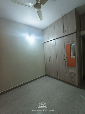 Room in 2 BHK Builder Floor at Hsr Layout Sector 3 – for Rent