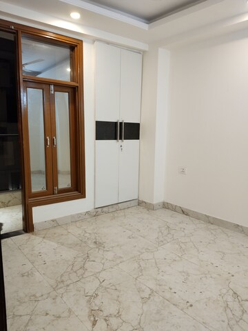 Room in 3 BHK Apartment at Khirki Extension – for Sale