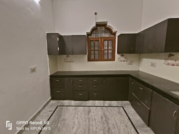 Kitchen in 2.5 BHK Independent House at Gomti Nagar – for Rent