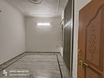 Room in 2.5 BHK Independent House at Gomti Nagar – for Rent