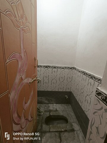 Bathroom in 2.5 BHK Independent House at Gomti Nagar – for Rent