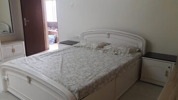 Bedroom in 3 BHK Apartment at Brooklyn Hill, Andheri West – for Rent
