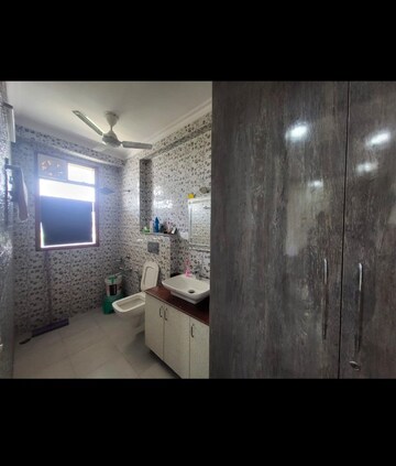 Bathroom in 3 BHK Builder Floor at RWA Residential Society Sector 46, Sector 46 – for Rent