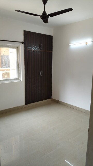 Room in 3 BHK Apartment at Eros Sampoornam, Sector 2 Greater Noida – for Sale