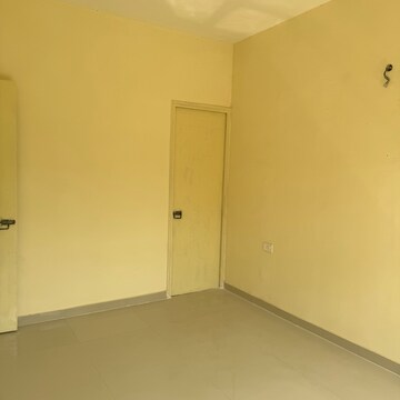 Room in 2 BHK Apartment at Pyramid Pride, Sector 76 – for Rent