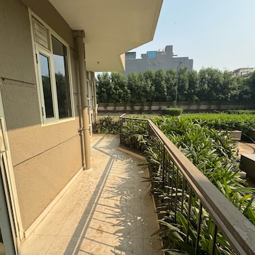 2 BHK Apartment For Rent in Pyramid Pride, Sector 76