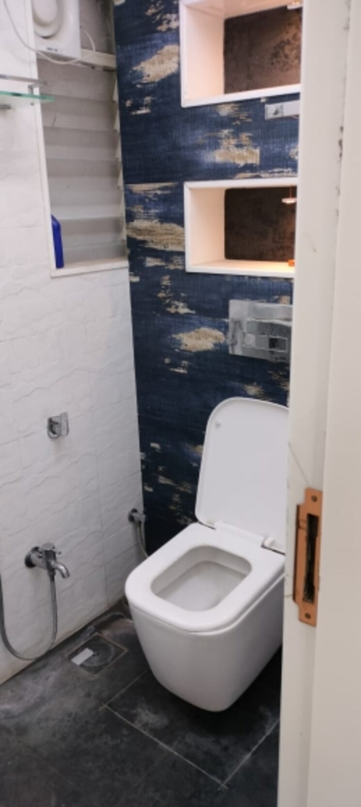 Bathroom, yash-apartments-model-colony 3 Bedroom 1450 Sq.Ft. Apartment In Model Colony Pune 8791828