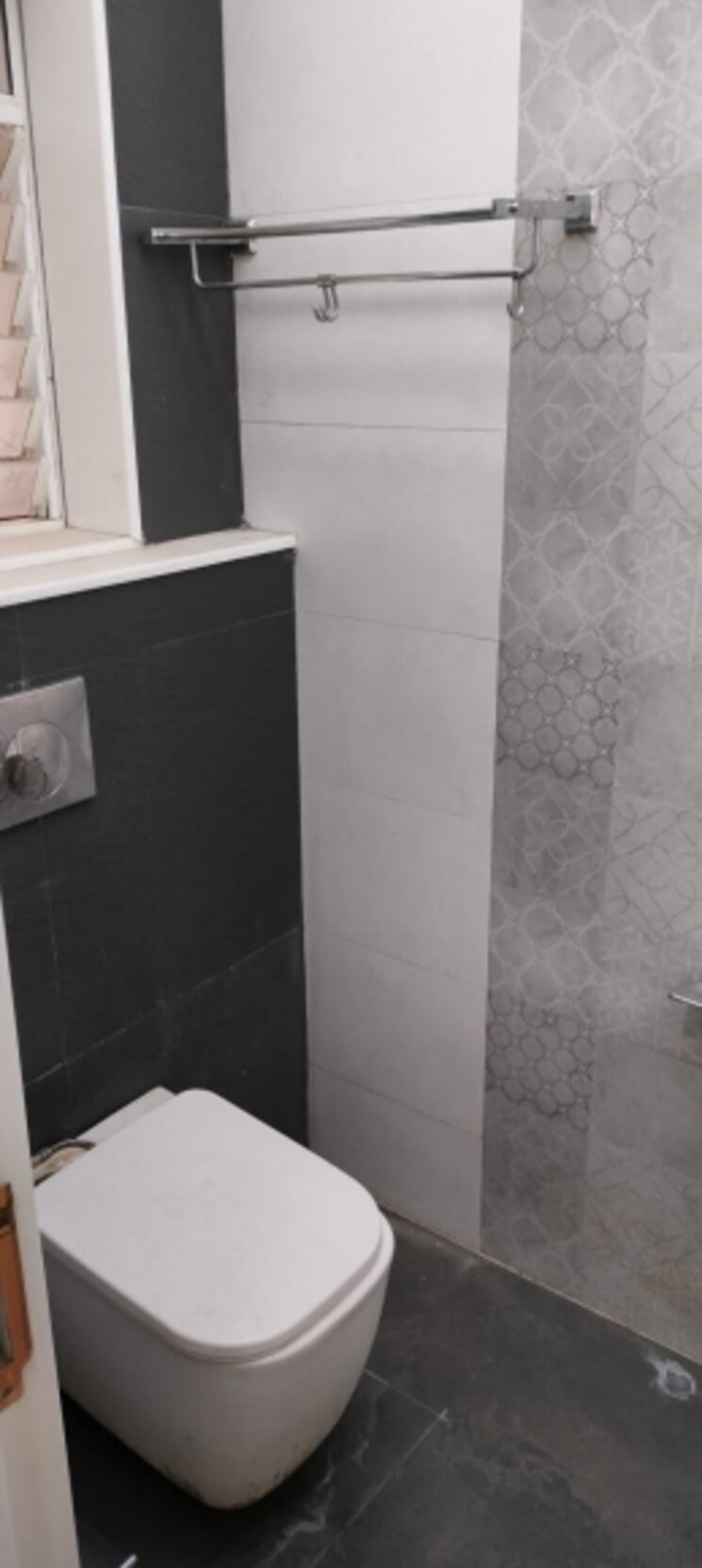 Bathroom, yash-apartments-model-colony 3 Bedroom 1450 Sq.Ft. Apartment In Model Colony Pune 8791828