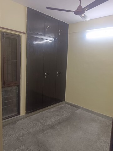 Room in 1 BHK Apartment at Molarband – for Rent