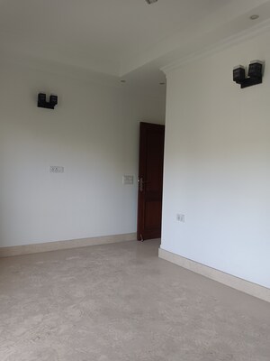 Room in 3 BHK Apartment at Sarita Vihar Pocket-C RWA, Sarita Vihar – for Sale