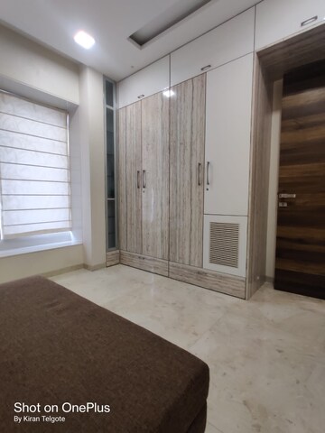 Room in 4 BHK Apartment at Triveni Apartments Model Colony, Model Colony – for Rent