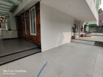 Room in 4 BHK Apartment at Triveni Apartments Model Colony, Model Colony – for Rent