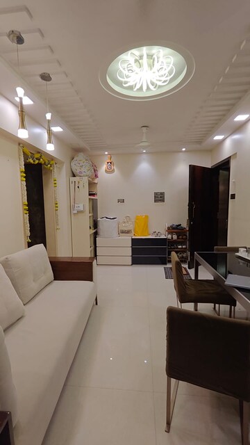 Master Bedroom in 2 BHK Apartment at Kabra Metro One, Andheri West – for Rent