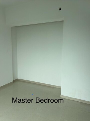 Room in 2 BHK Apartment at Kalpataru Immensa, Kolshet Road – for Rent