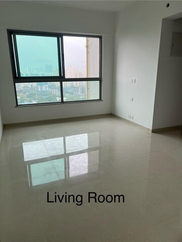 Room in 2 BHK Apartment at Kalpataru Immensa, Kolshet Road – for Rent
