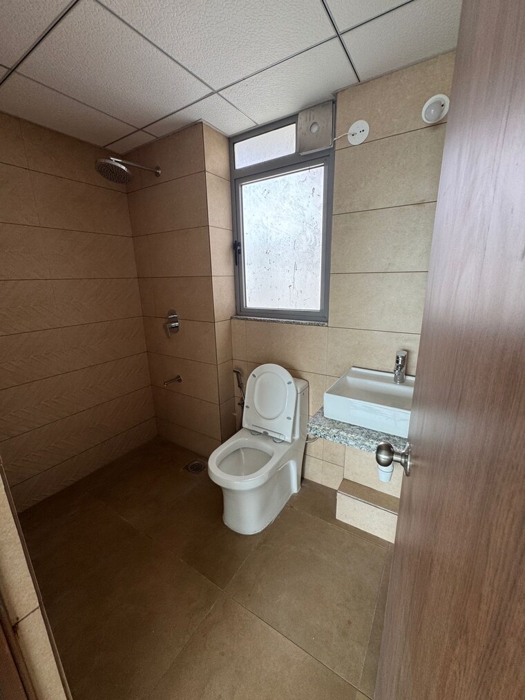 Bathroom, kalpataru-immensa 1 Bedroom 450 Sq.Ft. Apartment In Kolshet Road Thane 8791904