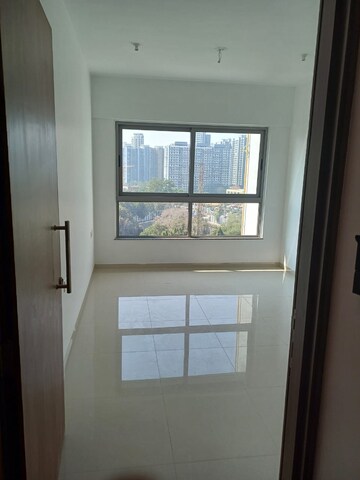 2 BHK Apartment For Sale in Kalpataru Immensa, Kolshet Road
