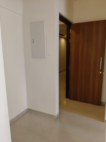 Room in 2 BHK Apartment at Piramal Vaikunth, Balkum Pada – for Sale