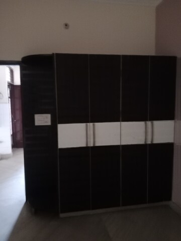 Furnished Amenities in 1.5 BHK Builder Floor at Ansals Sushant City – for Rent