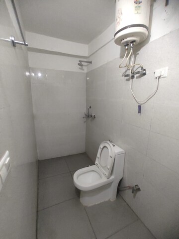 Master Bedroom in 3 BHK Builder Floor at Palam Vihar – for Rent