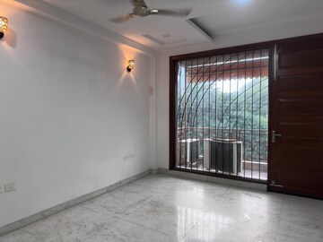 Room in 2 BHK Builder Floor at Palam Vihar – for Rent