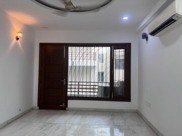 Room in 2 BHK Builder Floor at Palam Vihar – for Rent