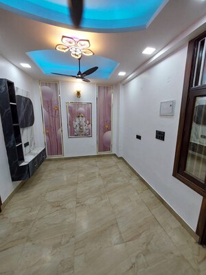 Room in 2 BHK Builder Floor at Vasundhara Sector 2b – for Sale