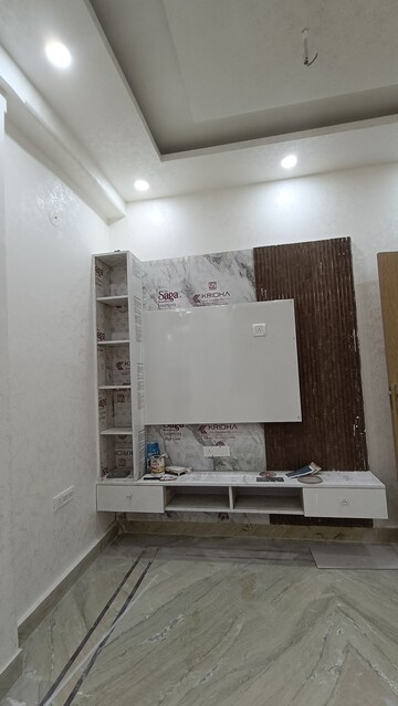 Furnished Amenities in 2 BHK Builder Floor at Vasundhara Sector 1 – for Sale