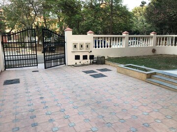 Balcony in 3 BHK Builder Floor at Palam Vihar – for Rent