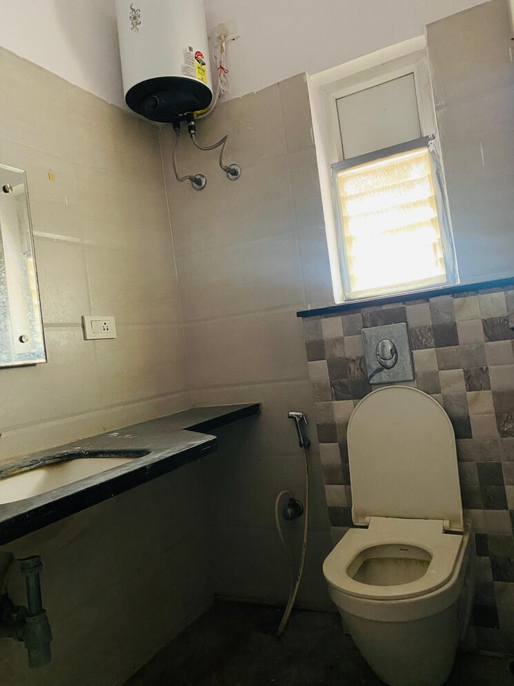 Bathroom, madhapur 2 Bedroom 1200 Sq.Ft. Builder Floor In Madhapur Hyderabad 8791985