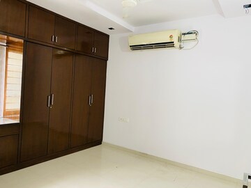 Room in 2 BHK Builder Floor at Madhapur – for Rent