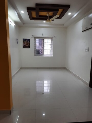 Room in 2 BHK Builder Floor at Nallagandla – for Rent