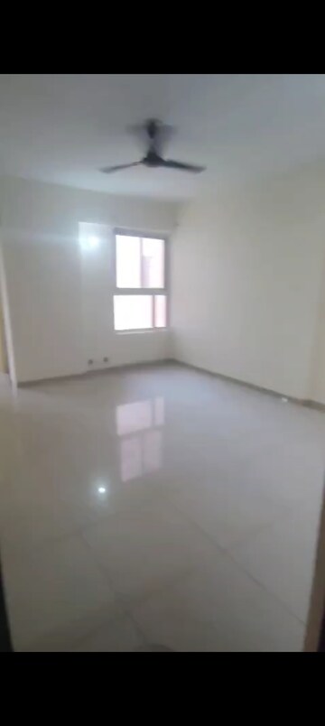 Room in 2 BHK Apartment at Wave Dream Homes, Wave City – for Rent