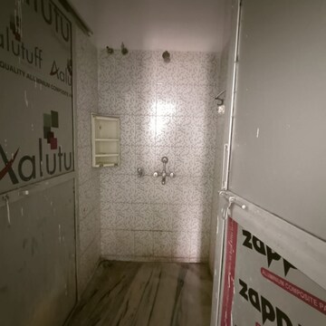 Bathroom in 2 BHK Independent House at Gomti Nagar – for Rent