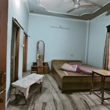 Room in 2 BHK Independent House at Gomti Nagar – for Rent