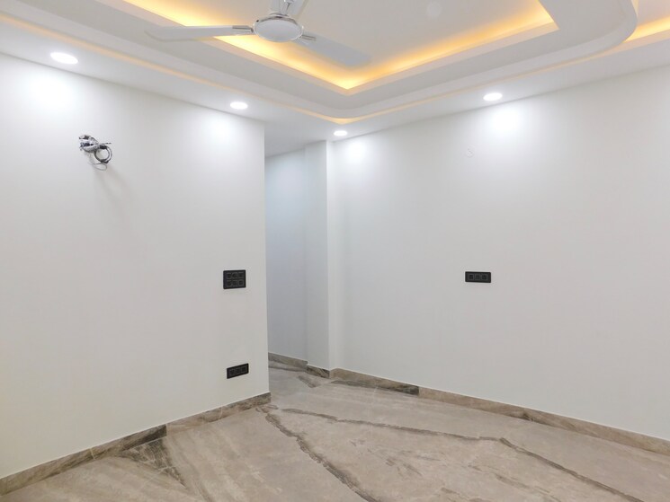 Room, chittaranjan park 4 Bedroom 233 Sq.Yd. Builder Floor In Chittaranjan Park Delhi 8792029